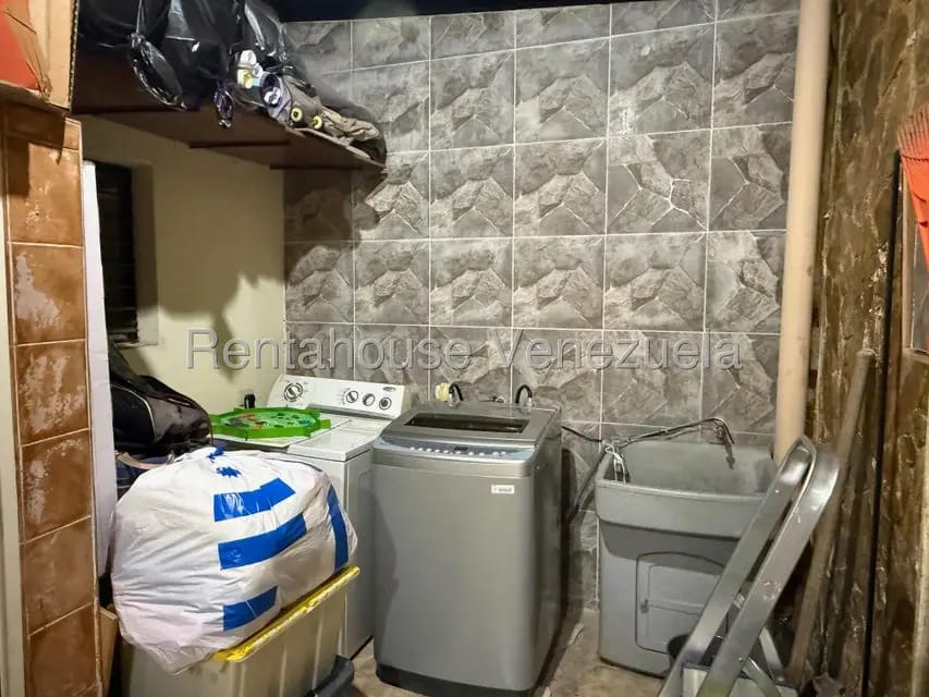 Apartamento (Duplex) en Venta en Parcelamiento Cortada del guayabo, Miranda - 40