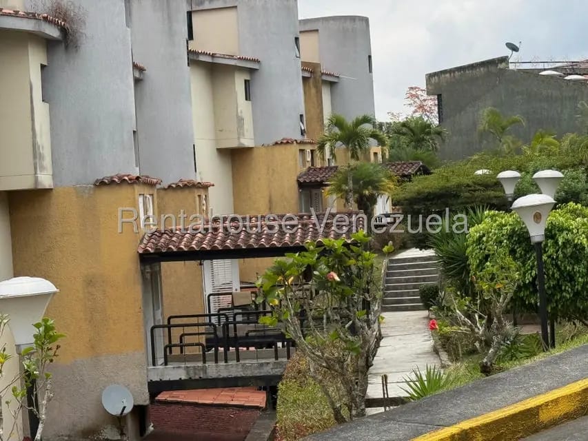 Apartamento (Duplex) en Venta en Parcelamiento Cortada del guayabo, Miranda - 56