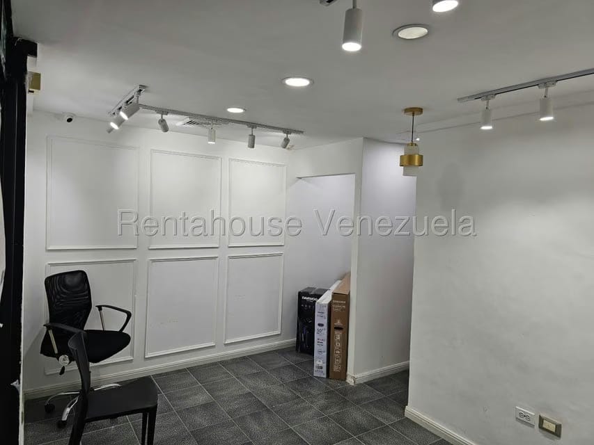Comercial (Local Comercial) en Venta en Los Samanes, Distrito Metropolitano - 6