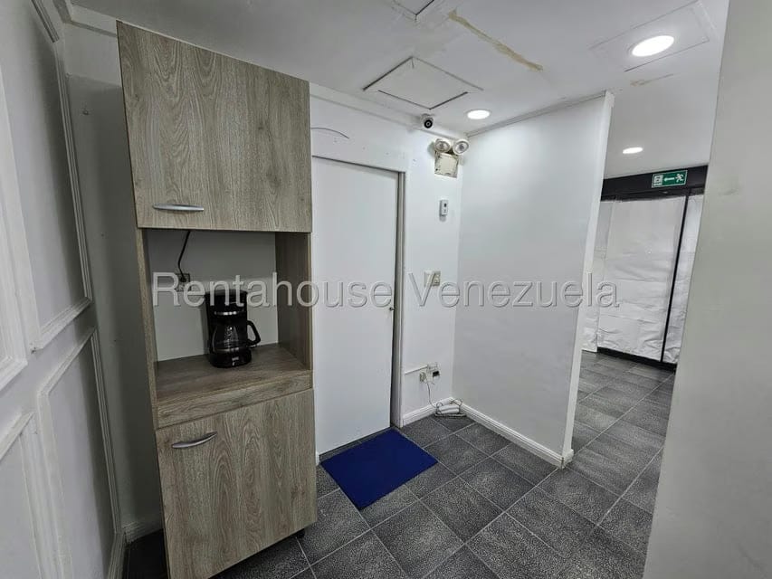 Comercial (Local Comercial) en Venta en Los Samanes, Distrito Metropolitano - 8