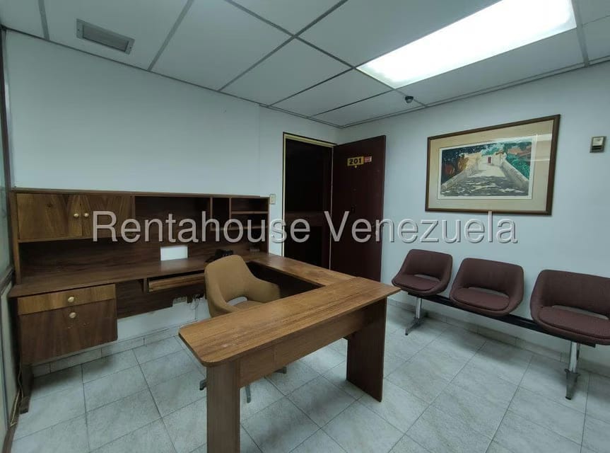 Comercial (Oficina) en Alquiler en Parroquia Santa Teresa, Distrito Metropolitano - 4