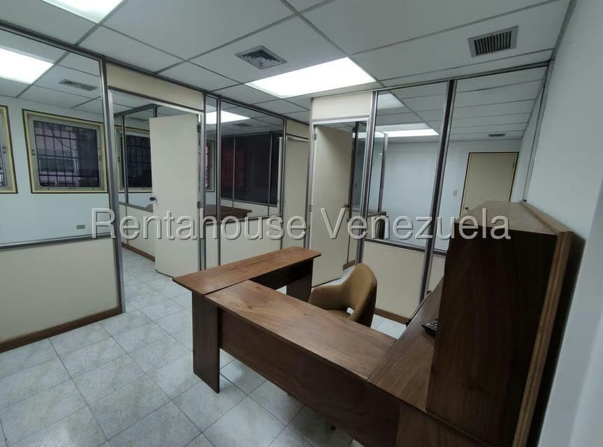 Comercial (Oficina) en Alquiler en Parroquia Santa Teresa, Distrito Metropolitano - 5