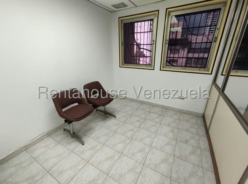 Comercial (Oficina) en Alquiler en Parroquia Santa Teresa, Distrito Metropolitano - 7