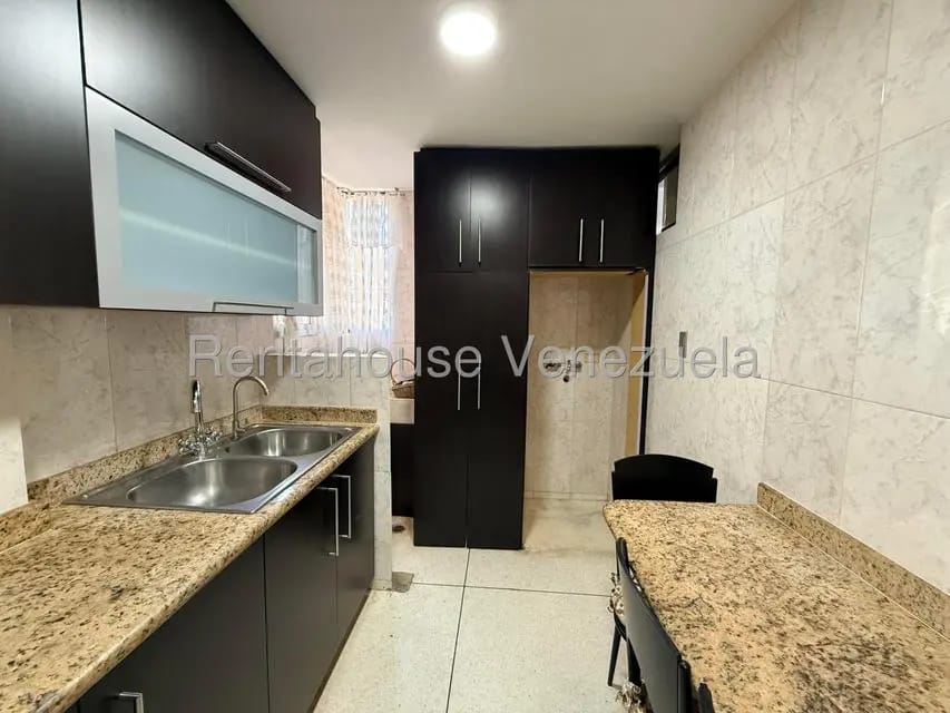 Apartamento (1 Nivel) en Alquiler en La Florida, Distrito Metropolitano - 12