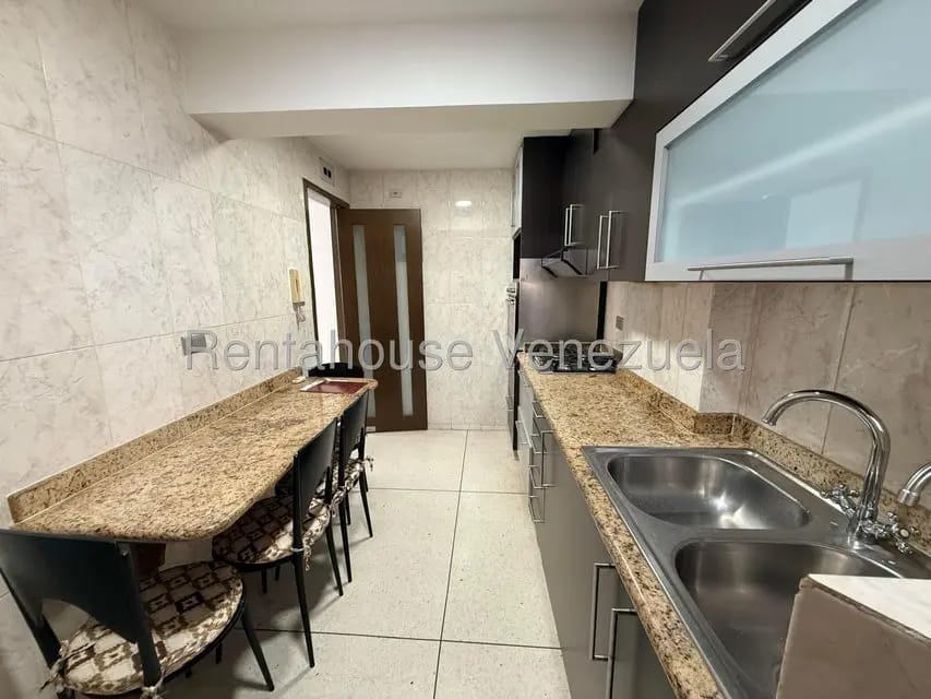 Apartamento (1 Nivel) en Alquiler en La Florida, Distrito Metropolitano - 13