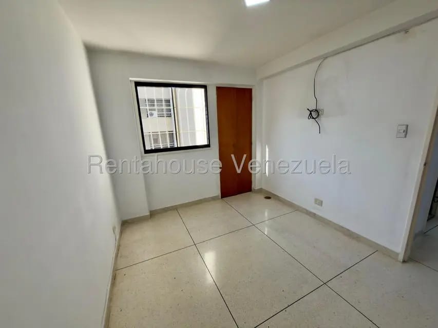 Apartamento (1 Nivel) en Alquiler en La Florida, Distrito Metropolitano - 20