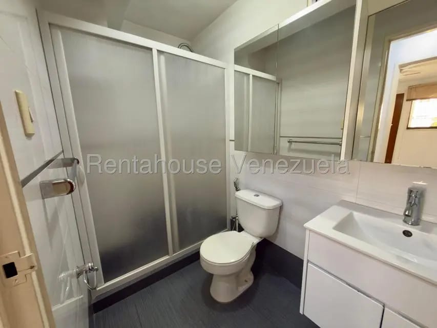 Apartamento (1 Nivel) en Alquiler en La Florida, Distrito Metropolitano - 21