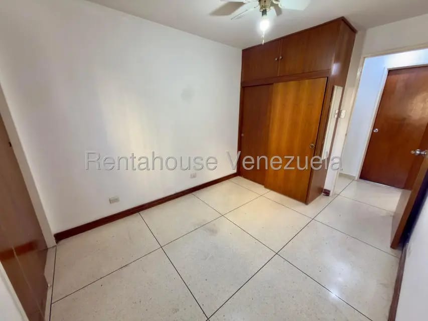 Apartamento (1 Nivel) en Alquiler en La Florida, Distrito Metropolitano - 22