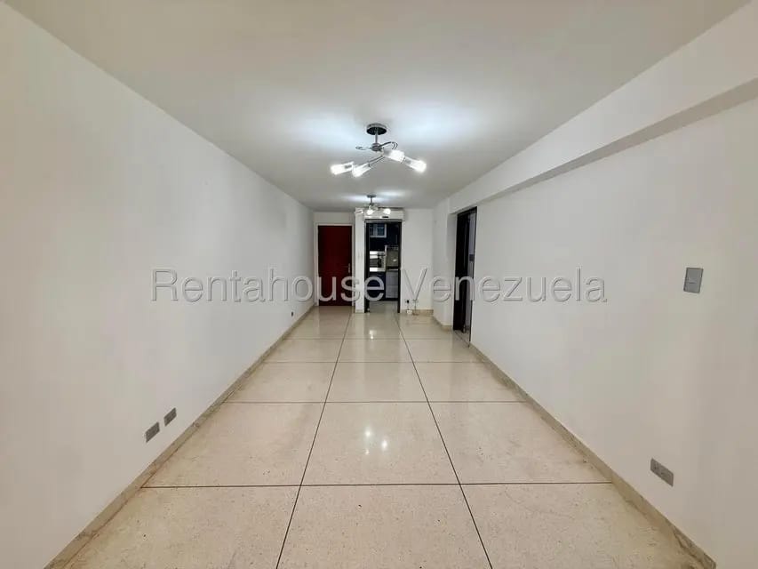 Apartamento (1 Nivel) en Alquiler en La Florida, Distrito Metropolitano - 4