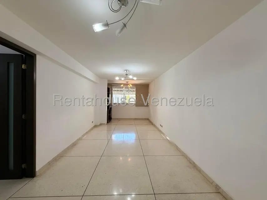 Apartamento (1 Nivel) en Alquiler en La Florida, Distrito Metropolitano - 6