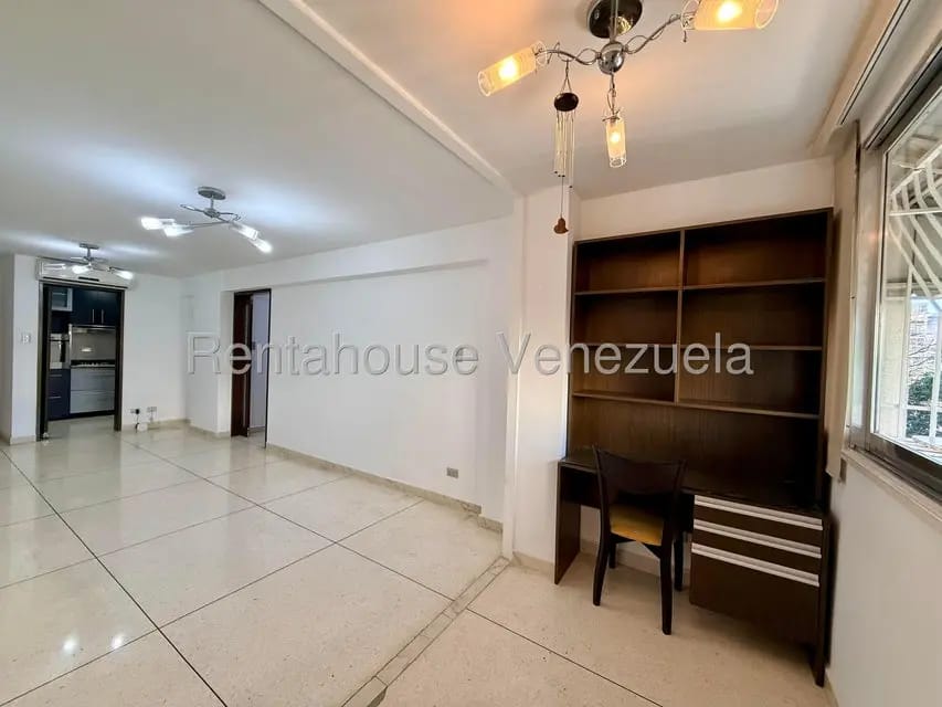 Apartamento (1 Nivel) en Alquiler en La Florida, Distrito Metropolitano - 7