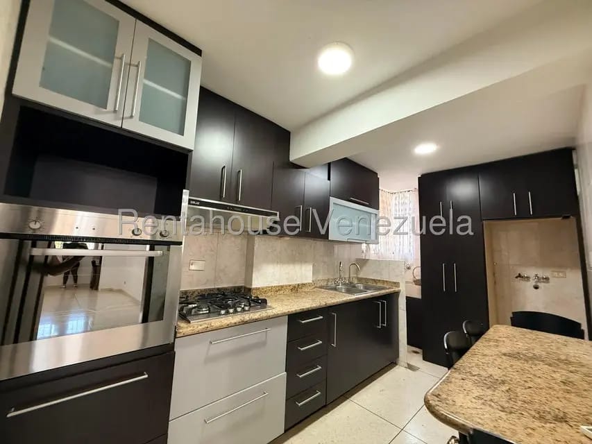Apartamento (1 Nivel) en Alquiler en La Florida, Distrito Metropolitano - 10