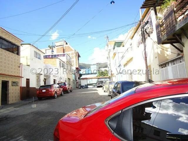 Casa (Multipes Niveles) en Venta en Catia, Distrito Metropolitano - 2