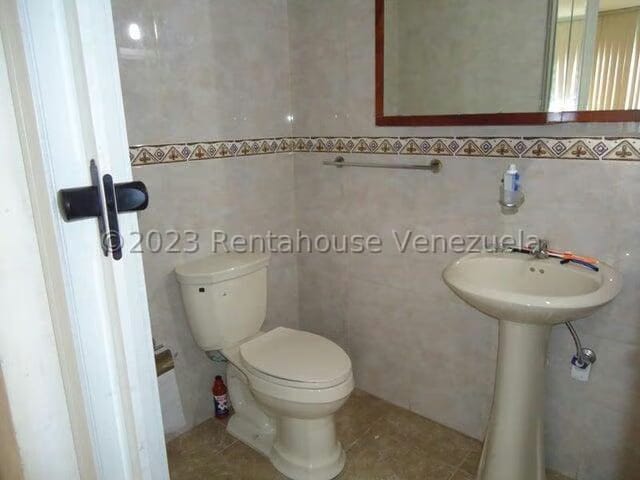 Casa (Multipes Niveles) en Venta en Catia, Distrito Metropolitano - 11