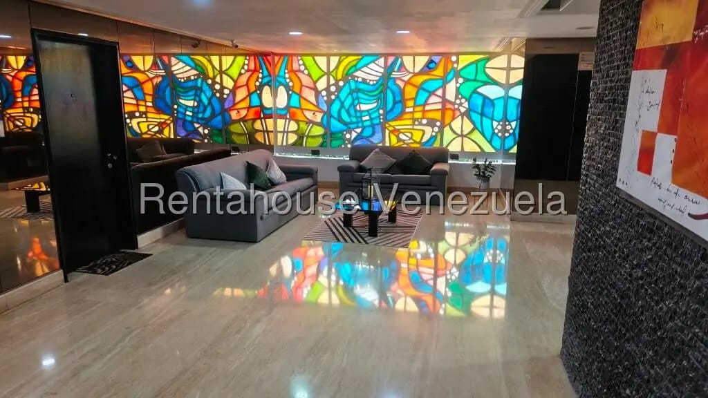 Apartamento (Penthouse) en Venta en El Marques, Distrito Metropolitano - 2