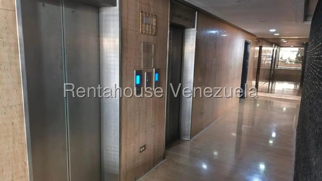 Apartamento (Penthouse) en Venta en El Marques, Distrito Metropolitano - 31