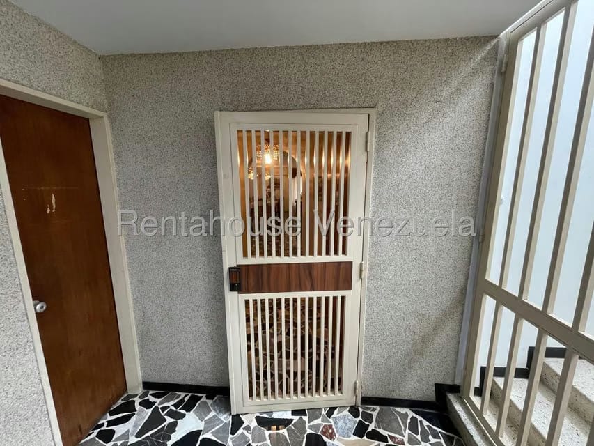 Apartamento (1 Nivel) en Venta en El Marques, Distrito Metropolitano - 3