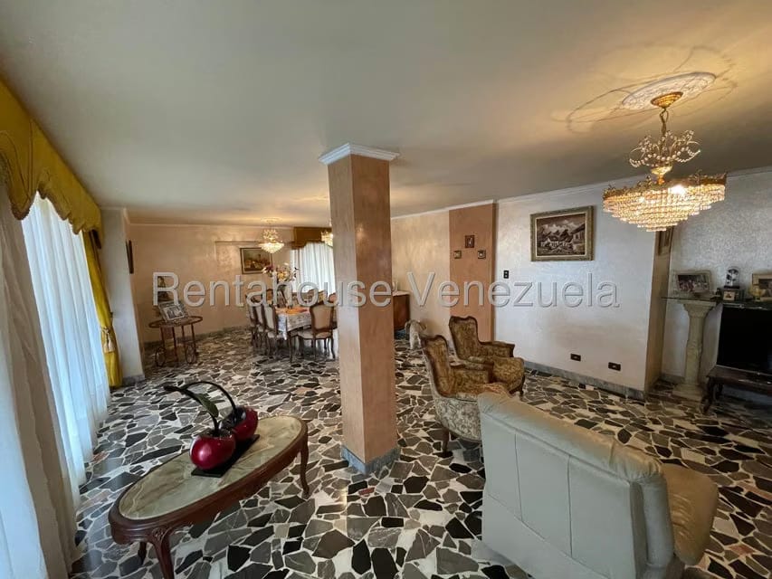 Apartamento (1 Nivel) en Venta en El Marques, Distrito Metropolitano - 4