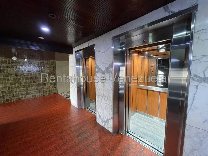 Apartamento (1 Nivel) en Venta en El Marques, Distrito Metropolitano - 53