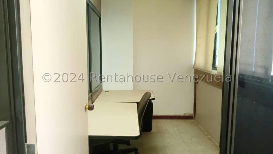 Comercial (Local Comercial) en Alquiler en Dr Portillo, Zulia - 14