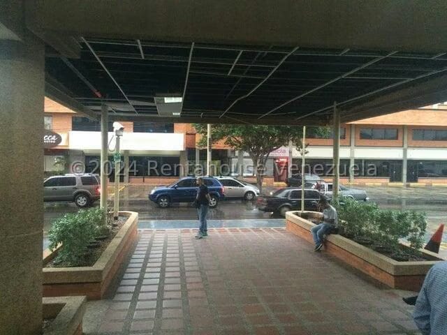 Comercial (Local Comercial) en Alquiler en Dr Portillo, Zulia - 4