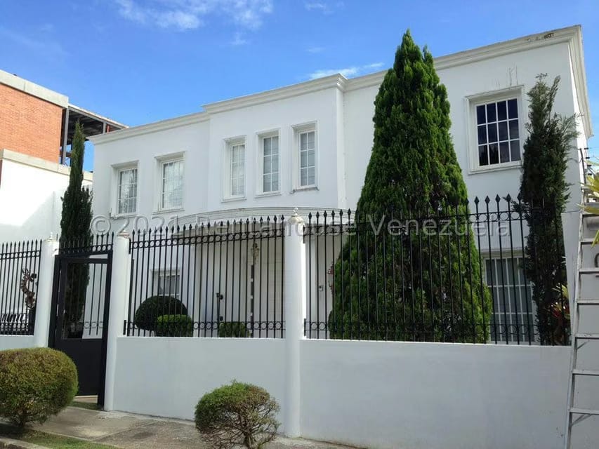 Casa (Duplex) en Venta en Lomas de La Lagunita, Distrito Metropolitano - 2