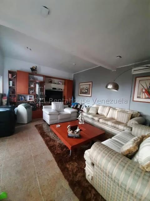 Casa (Duplex) en Venta en Lomas de La Lagunita, Distrito Metropolitano - 16
