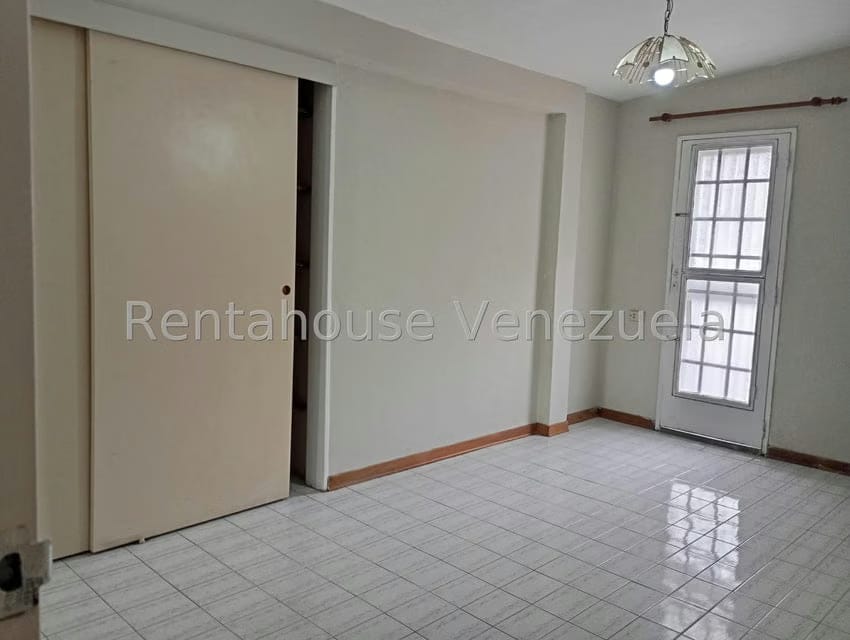 Casa (Duplex) en Venta en Los Dos Caminos, Distrito Metropolitano - 20
