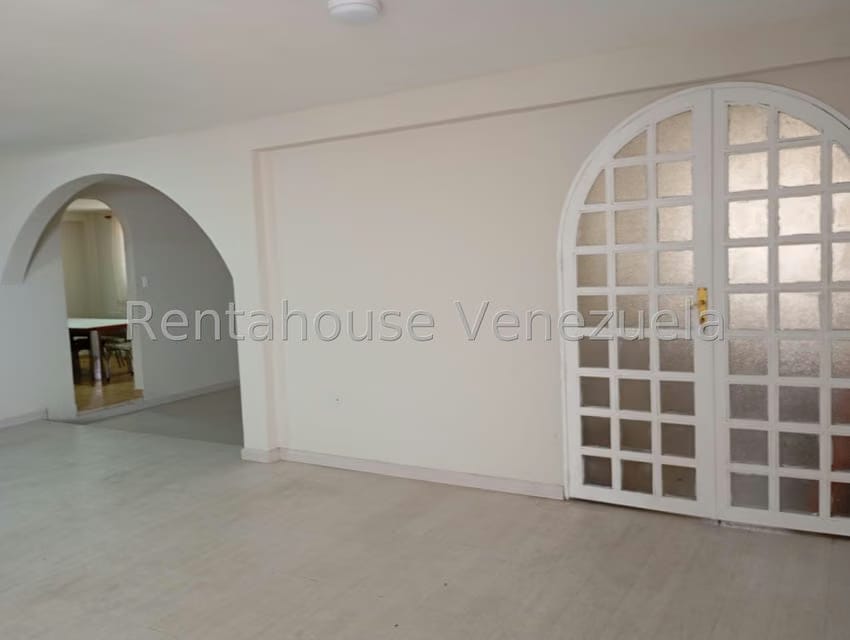 Casa (Duplex) en Venta en Los Dos Caminos, Distrito Metropolitano - 8