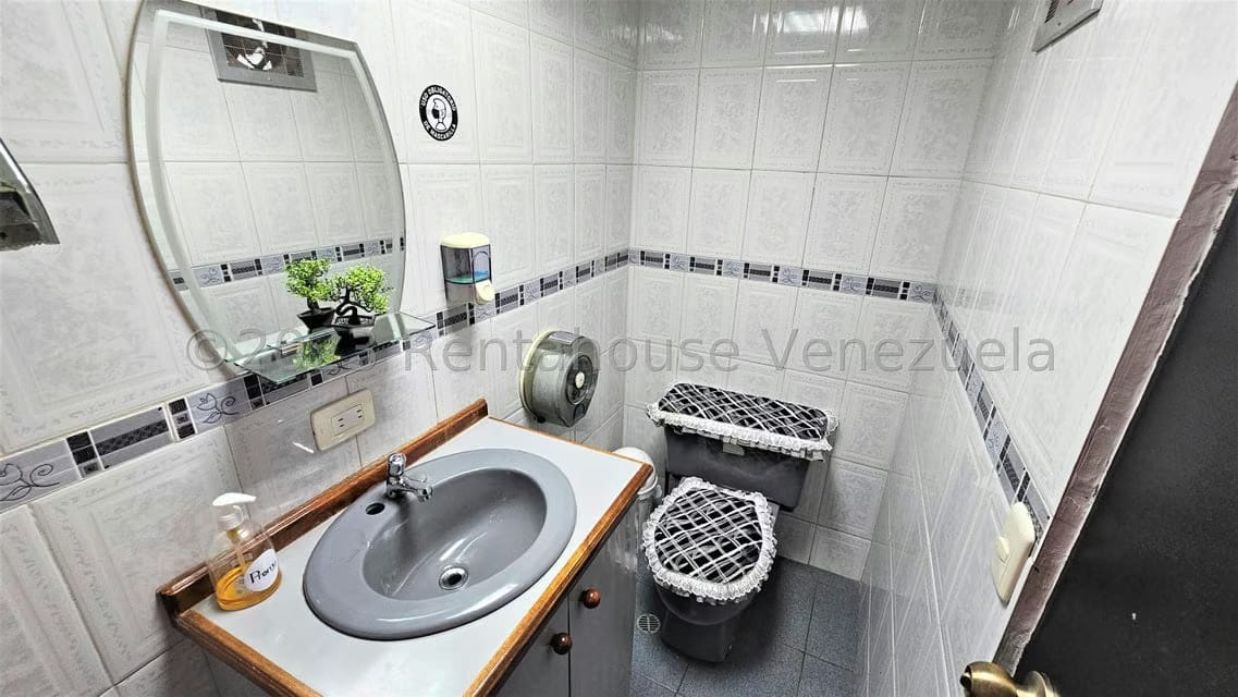 Comercial (Oficina) en Alquiler en Colinas de Bello Monte, Distrito Metropolitano - 11