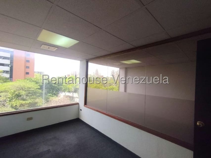 Comercial (Oficina) en Alquiler en Del Este, Lara - 4