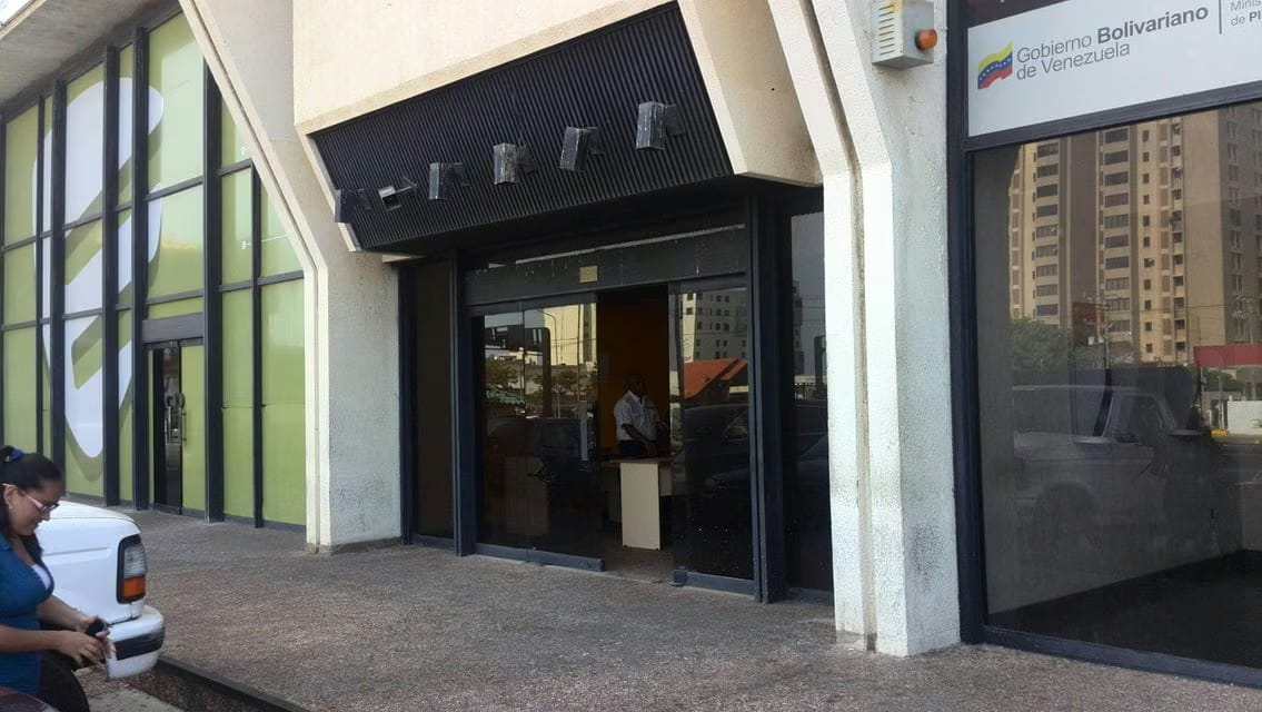 Comercial (Local Comercial) en Venta en Avenida Bella Vista, Zulia - 49