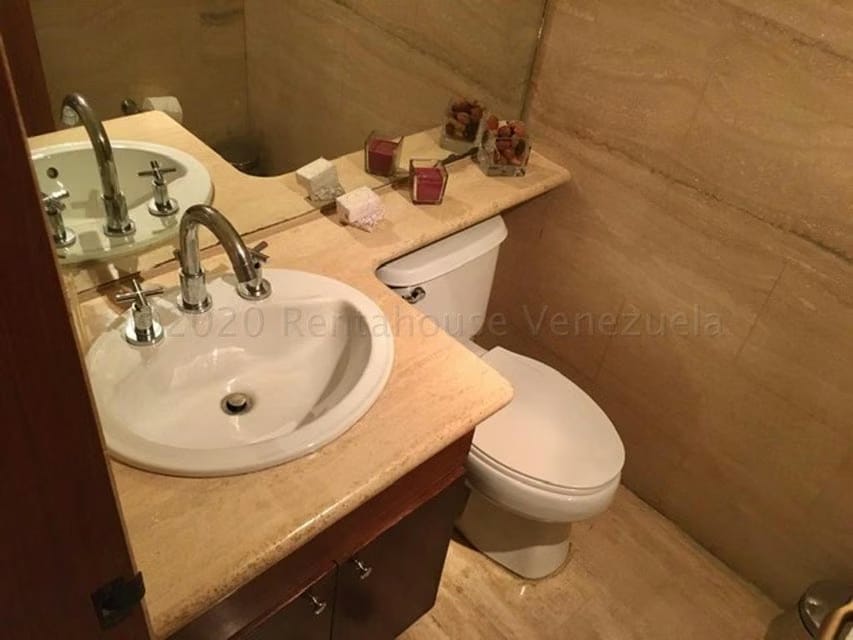 Apartamento (Penthouse) en Venta en Colinas de Valle Arriba, Distrito Metropolitano - 23