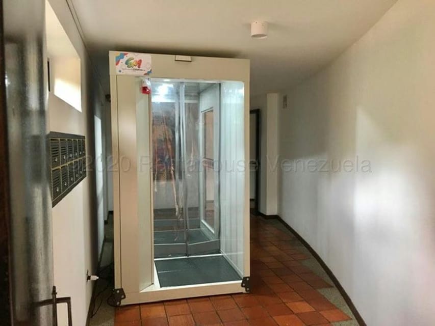 Apartamento (Penthouse) en Venta en Colinas de Valle Arriba, Distrito Metropolitano - 4