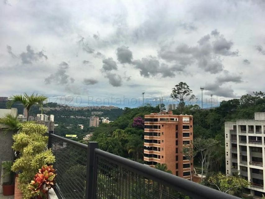 Apartamento (Penthouse) en Venta en Colinas de Valle Arriba, Distrito Metropolitano - 50