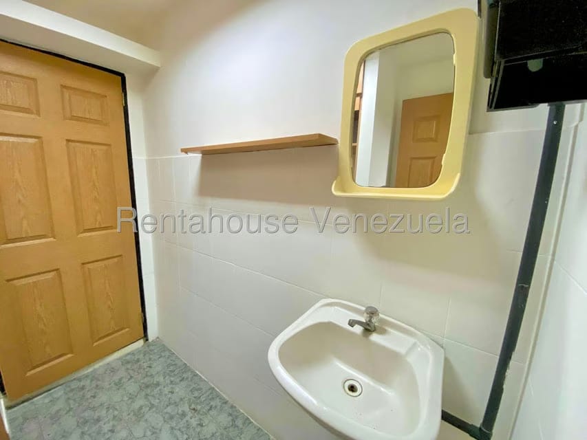 Comercial (Local Comercial) en Alquiler en Bello Campo, Distrito Metropolitano - 15