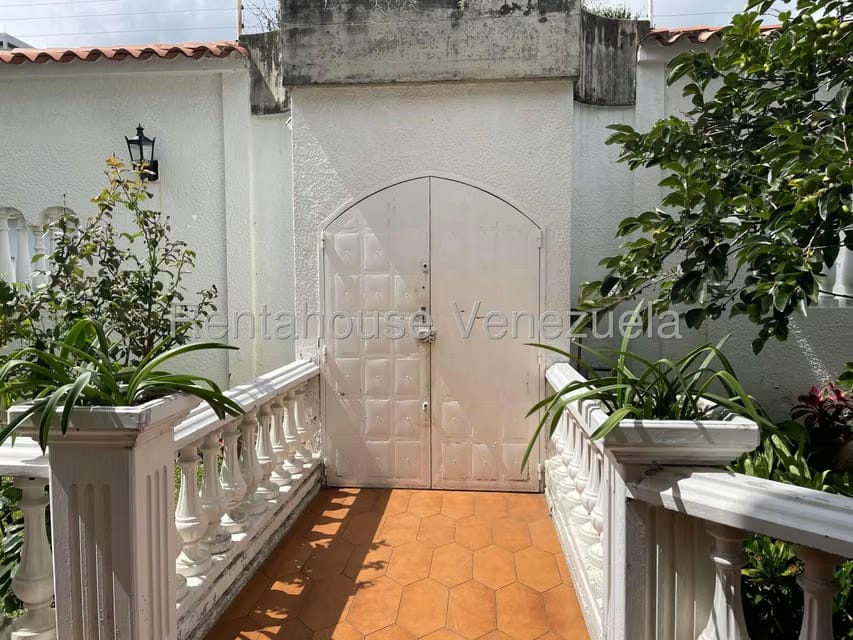 Casa (Duplex) en Venta en La Paz, Distrito Metropolitano - 2