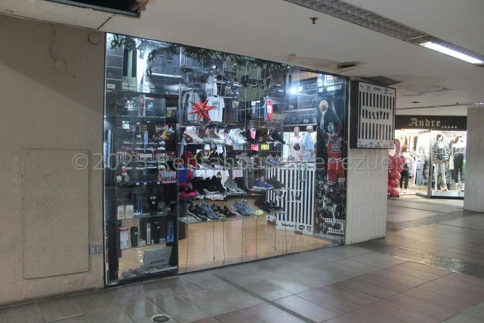 Comercial (Local Comercial) en Venta en Buenaventura, Miranda - 9