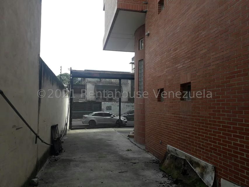 Comercial (Local Comercial) en Venta en Los Chaguaramos, Distrito Metropolitano