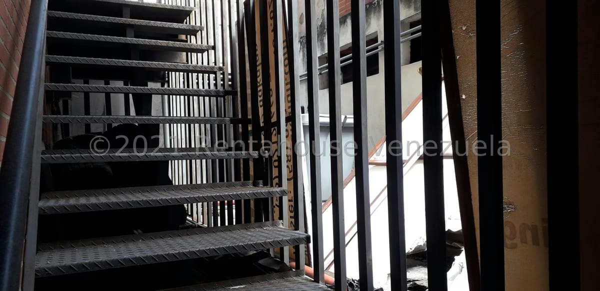 Comercial (Local Comercial) en Venta en Los Chaguaramos, Distrito Metropolitano - 26