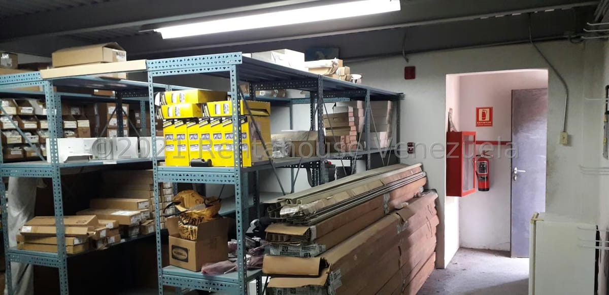 Comercial (Local Comercial) en Venta en Los Chaguaramos, Distrito Metropolitano - 28