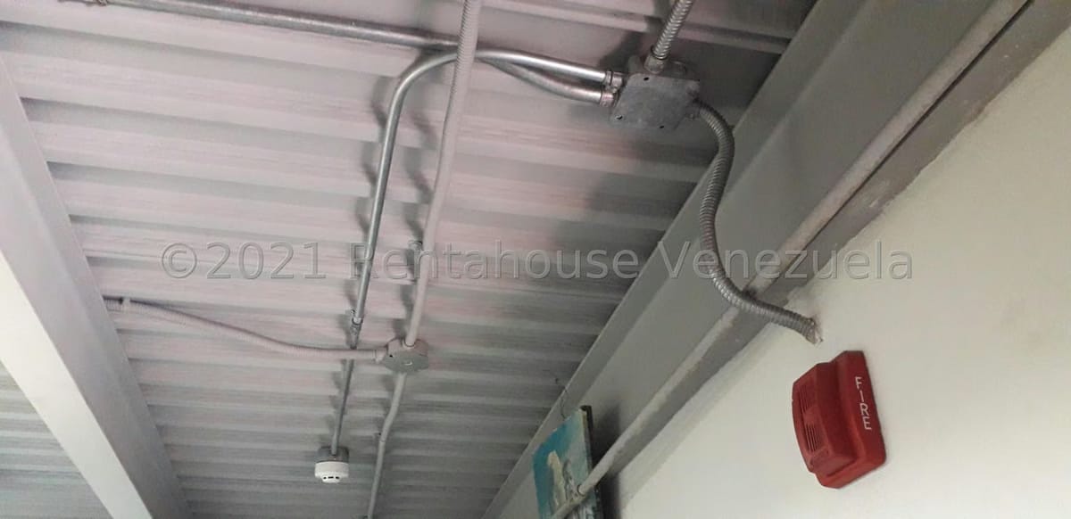 Comercial (Local Comercial) en Venta en Los Chaguaramos, Distrito Metropolitano - 33