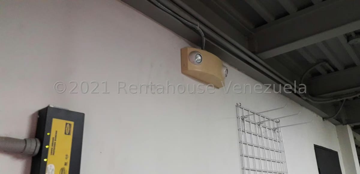 Comercial (Local Comercial) en Venta en Los Chaguaramos, Distrito Metropolitano - 35