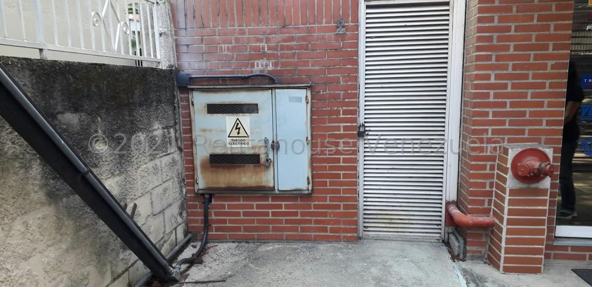 Comercial (Local Comercial) en Venta en Los Chaguaramos, Distrito Metropolitano - 41
