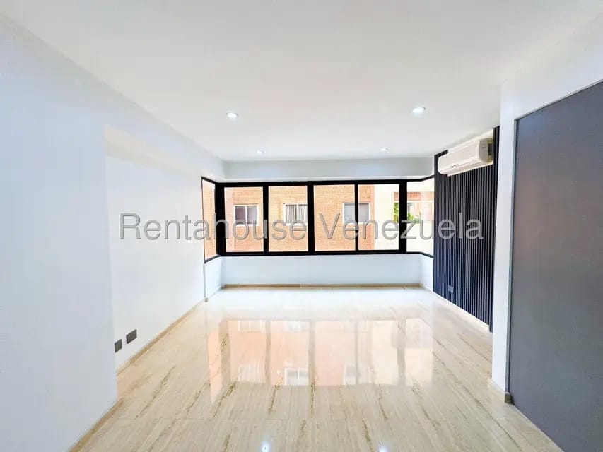 Apartamento (1 Nivel) en Alquiler en Campo Alegre, Distrito Metropolitano - 12