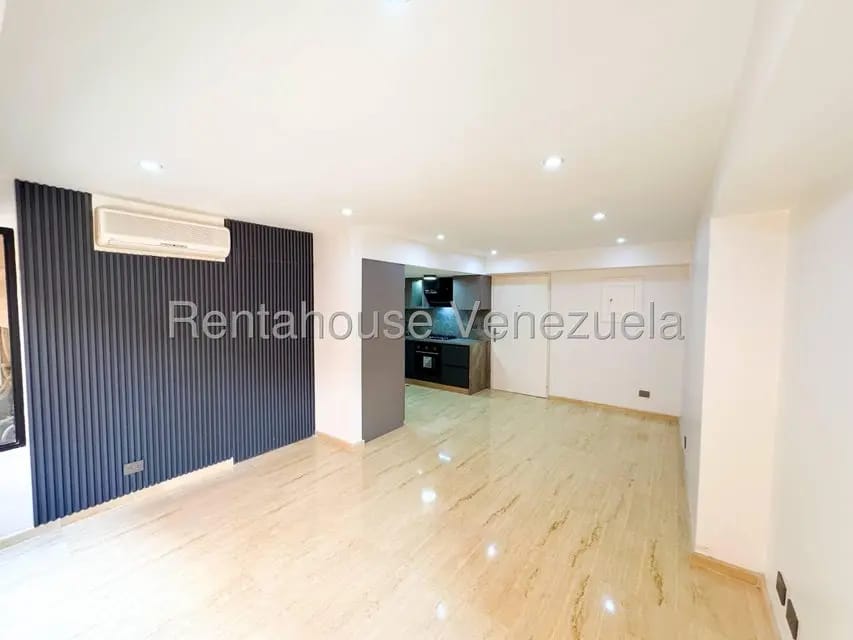 Apartamento (1 Nivel) en Alquiler en Campo Alegre, Distrito Metropolitano - 14