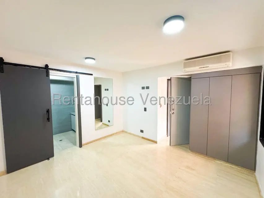 Apartamento (1 Nivel) en Alquiler en Campo Alegre, Distrito Metropolitano - 17