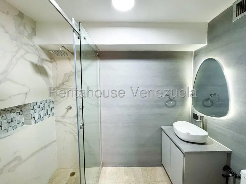 Apartamento (1 Nivel) en Alquiler en Campo Alegre, Distrito Metropolitano - 19