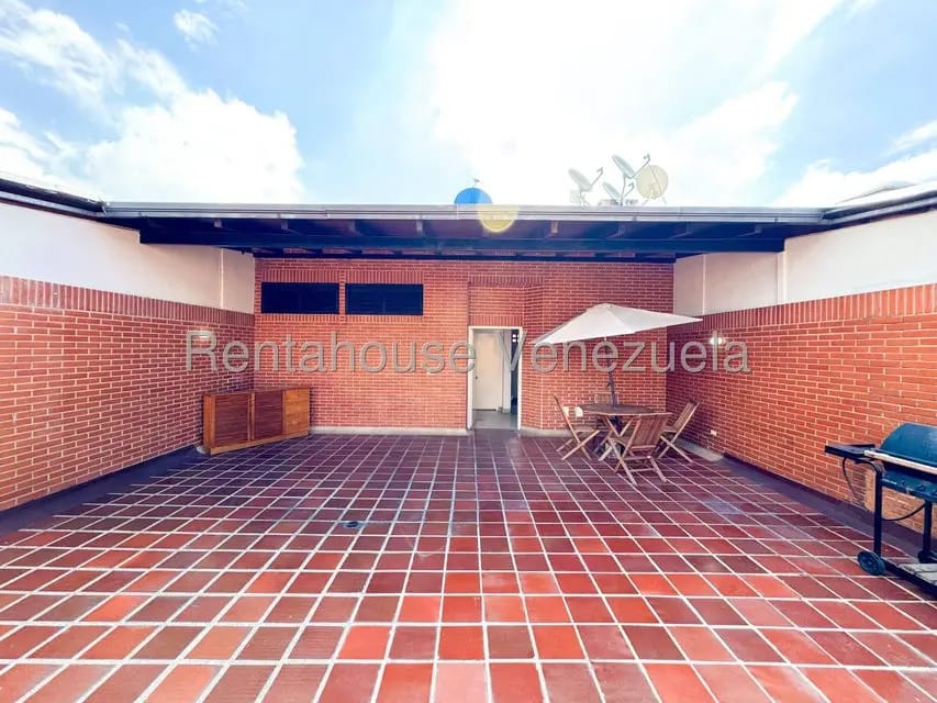 Apartamento (1 Nivel) en Alquiler en Campo Alegre, Distrito Metropolitano - 23