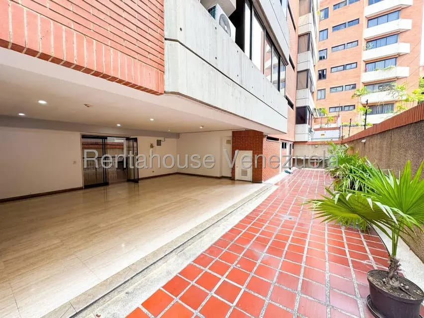Apartamento (1 Nivel) en Alquiler en Campo Alegre, Distrito Metropolitano - 4